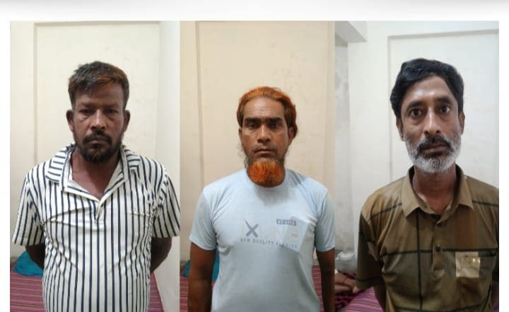 কদমতলীতে বিএনপি-আ.লীগ মিলেমিশে চাঁদাবাজি