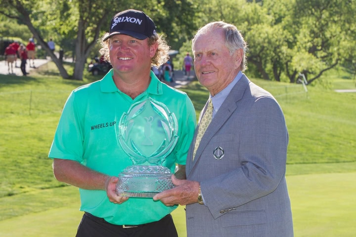 William McGirt og værten Jack Nicklaus efter sejren i the Memorial Tournament 2016 