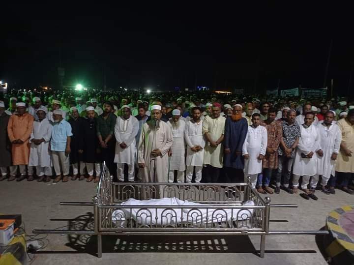 তিতাস গ্যাসের সিবিএ সভাপতি কাজিম উদ্দিনের নামাজে জানাজায় মানুষের ঢল