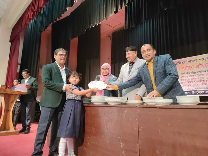 নওগাঁর সদর উপজেলায় জাতীয় শিক্ষা পদক প্রতিযোগিতা অনুষ্ঠিত।