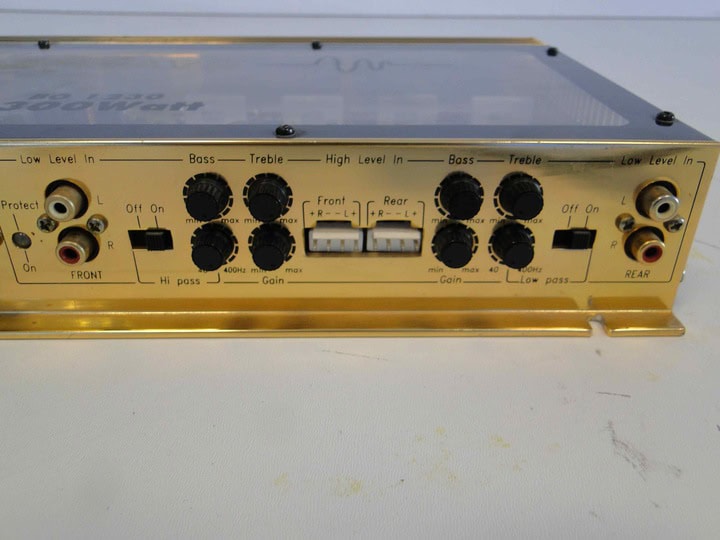 WZMACNIACZ SAMACHODOWY SOUNDWAVE BO1230 4x300 WATT - obrazek 4