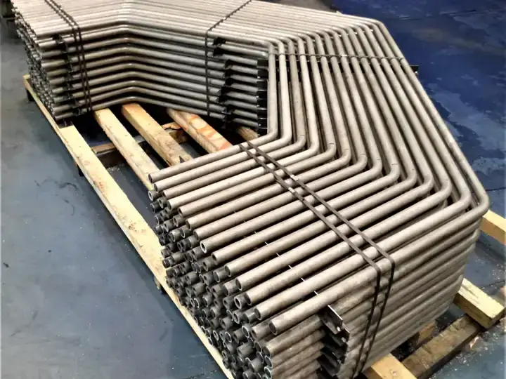 Tubos curvados en curvadora CNC