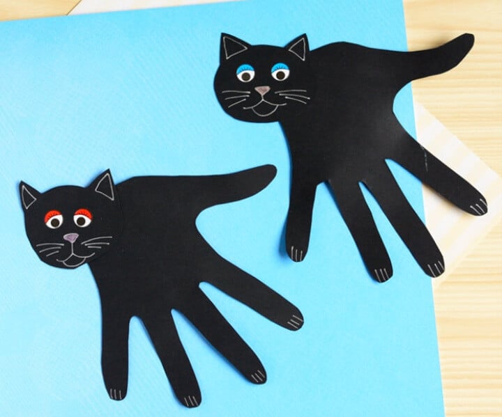 Black cat Halloween handprint craft