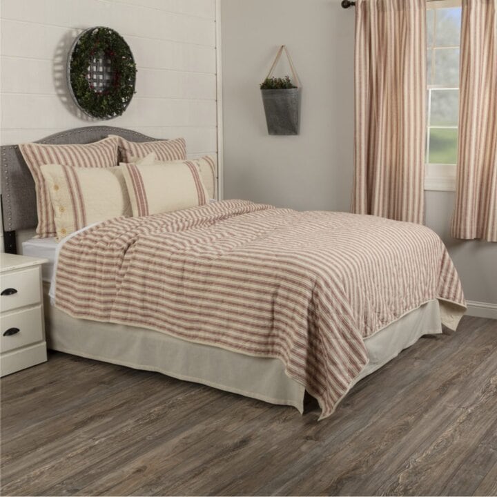 Market Place Red California King Quilt 103Lx103W