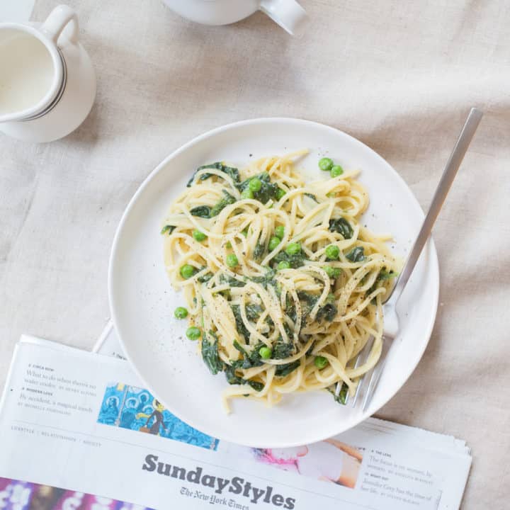 breakfast pasta with spinach and egg