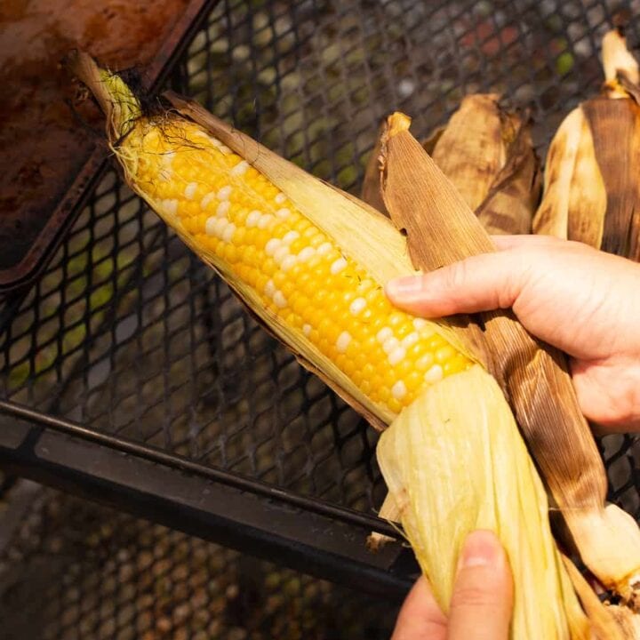 shucking grilled corn