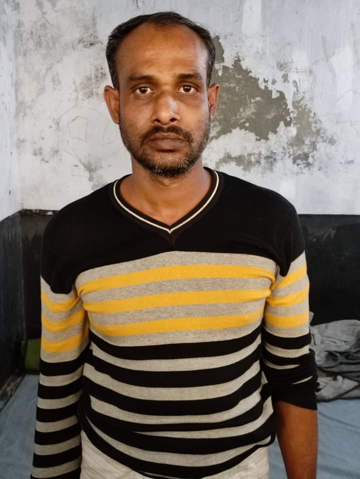 বাগেরহাটে অস্ত্র ও গোলাবারুদসহ শীর্ষ সন্ত্রাসী নয়ন গ্রেপ্তার
