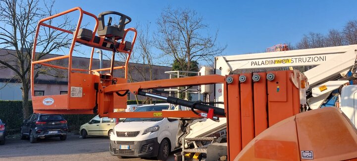 Piattaforma aerea JLG Toucan 10 del 2011