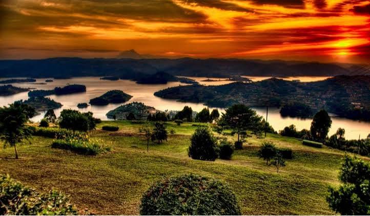 Explore Uganda