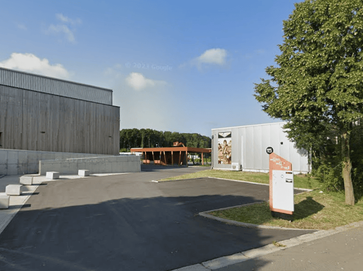Entrée parking Flight Experience Nivelles