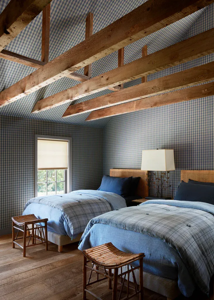 refined farmhouses Step Inside 8 Refined Farmhouses That Are Undeniably Modern 6 4 731x1024