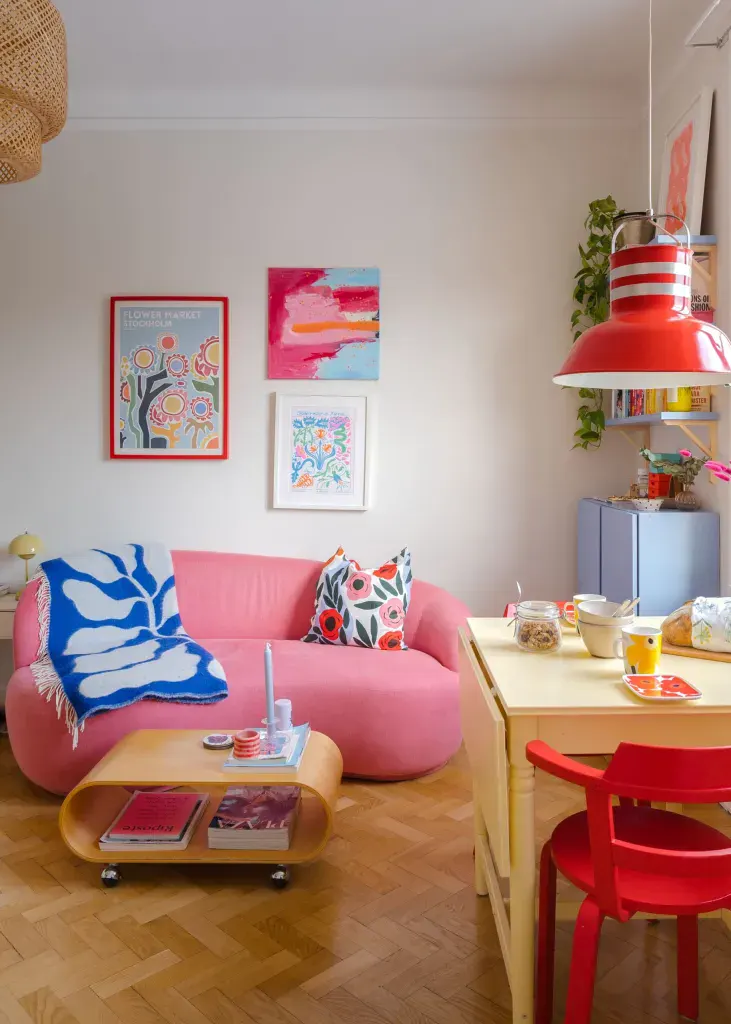 pink-sofa-living-room-ideas-scaled-1 pink-sofa-living-room-ideas-scaled-1 12 Pink Sofa Living Room Ideas For A Warm Yet Bold Effect pink sofa living room 7 Pink Sofa Living Room Ideas For A Warm Yet Bold Effect pink sofa living room ideas scaled 1