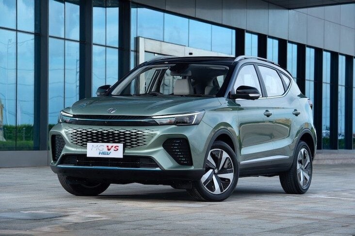 NEW MG VS HEV GREEN1 Custom