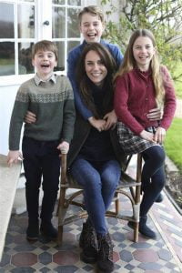 La princesse Kate s'attribue la responsabilité d'une photo retouchée