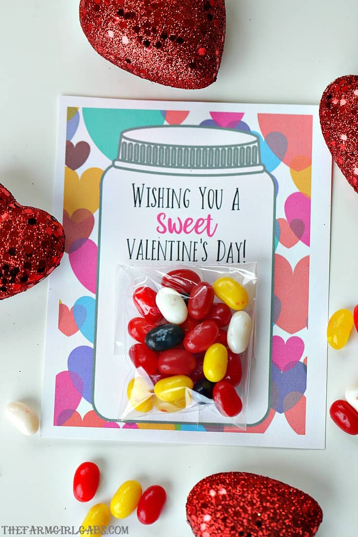 Your kids will have a sweet Valentine's Day making these adorable Sweet Candy Jar Valentines for their friends. #ValentinesDay #Candy #Printables #holidaycrafts #ValentinesDayCards #ValentinesDayCrafts