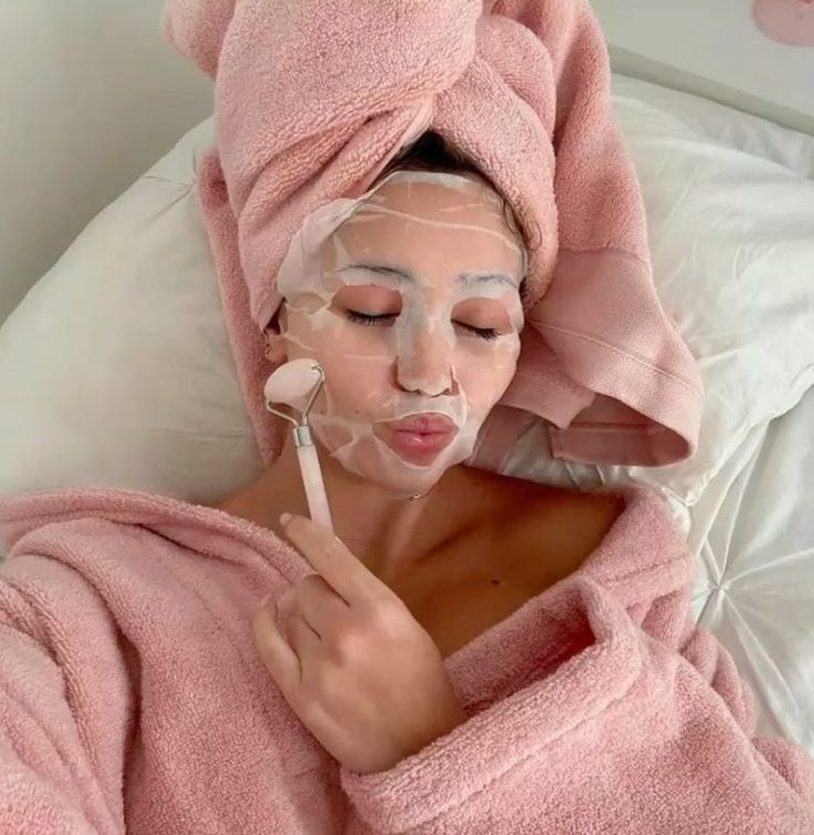 Anak Muda dan Obsesi Glass Skin: Tren atau Tekanan Sosial?