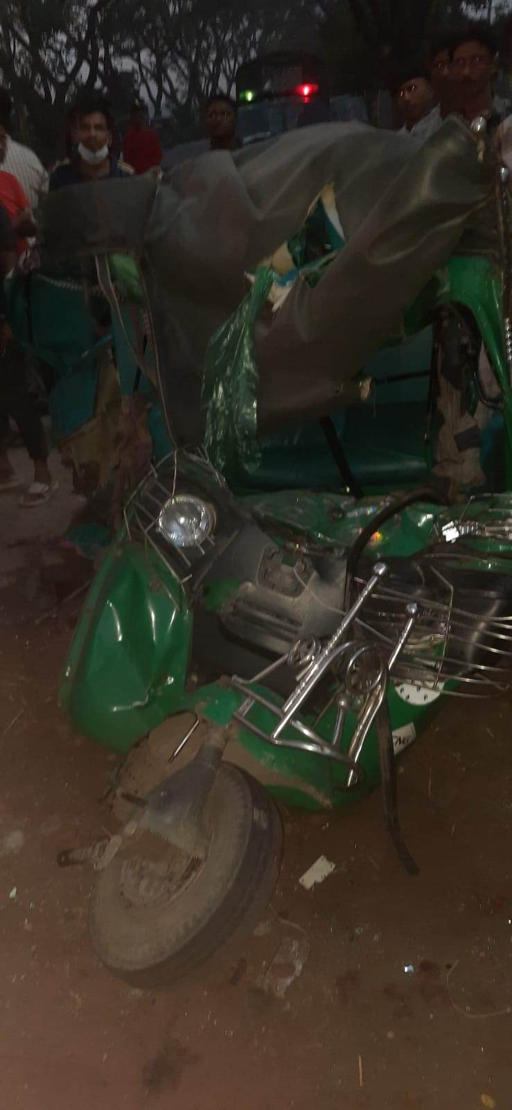 সিরাজগঞ্জে ট্রাক ও অটোরিকশা সংঘর্ষে নিহত ২