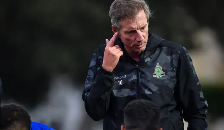 alt= Santos mécontent de l'arbitrage Raja vs AS FAR