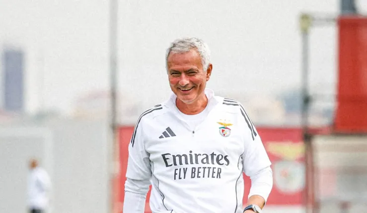 alt= Mourinho descend le Fenerbahçe