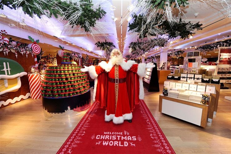 harr harr Christmas stores 5 STUNNING CHRISTMAS STORES TO VISIT IN LONDON harr