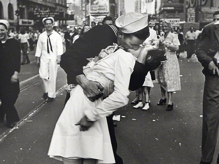 la-me-greta-friedman-20160910-snap la-me-greta-friedman-20160910-snap Greta_Friedman_photo greta friedman Greta Friedman, the nurse from the iconic photo of WWII dies at 92 la me greta friedman 20160910 snap