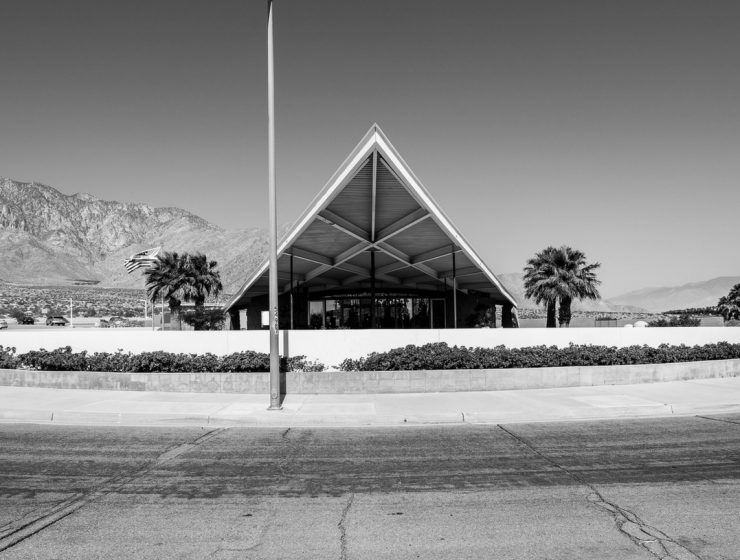 Mid-Century Dream: 7 Palm Springs Houses for Sale Right Now palm springs houses for sale Mid-Century Dream: 7 Palm Springs Houses for Sale Right Now Design sem nome 20 740x560