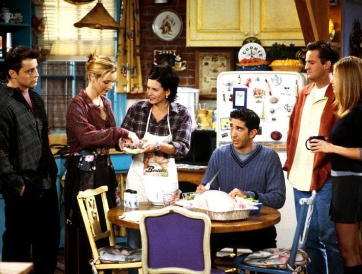 Friends' Reunion - Get The Look From Monica Geller's Vintage Apartment friends Friends’ Reunion – Get The Look From Monica Geller’s Vintage Apartment Friends Reunion Get The Look From Monica Gellers Vintage Apartment capa 740x560