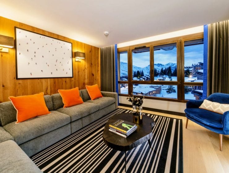 3 Outstanding Luxury Chalet Projects By Laughland Jones Design Studio laughland jones 3 Outstanding Luxury Chalet Projects By Laughland Jones Design Studio 3 Outstanding Luxury Chalet Projects By Laughland Jones Design Studio capa 740x560