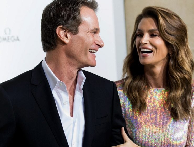 Cindy Crawford's Famous Beverly Hills Mid-Century Home Is For Sale! cindy crawford Cindy Crawford’s Famous  Beverly Hills Mid-Century Home Is For Sale! Cindy Crawfords Famous Beverly Hills Mid Century Home Is For Sale capa 740x560