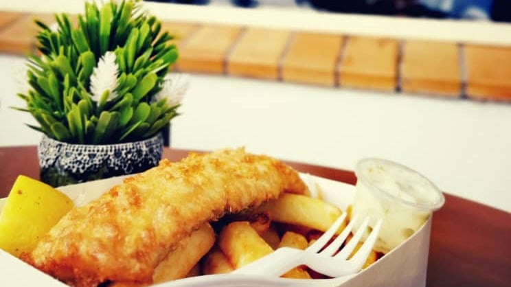 Fred & Mag Takeaway — fish and chip shop in Davistown, New South Wales