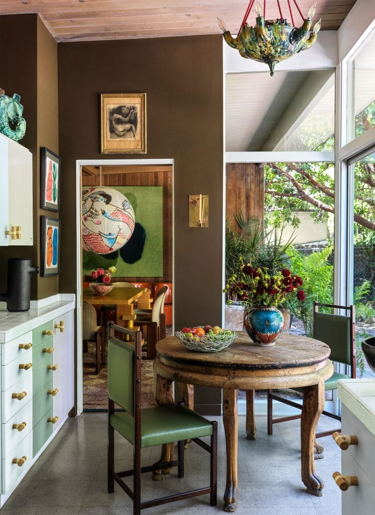 5 Kitchen Paint Color Trends To Watch This Year_4 kitchen paint color trends 5 Kitchen Paint Color Trends To Watch This Year 5 Kitchen Paint Color Trends To Watch This Year 4 746x1024
