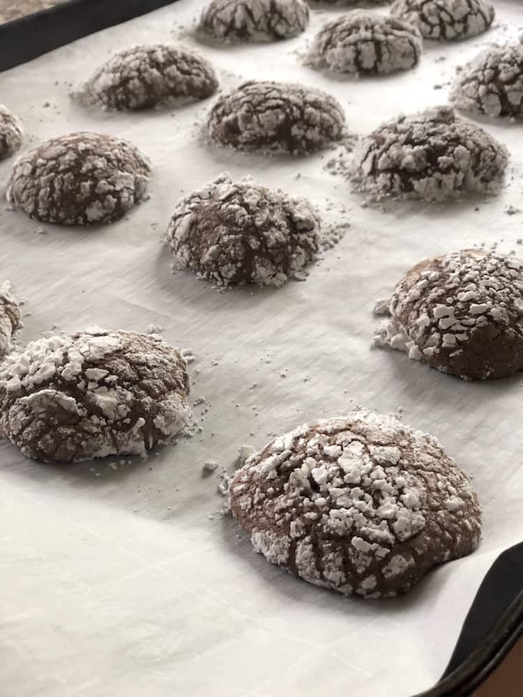 You can this Brownie Mix Cookie Recipe with just a few ingredients. They are chocolatey, fudgy & brownie and cookie lovers will love them!
