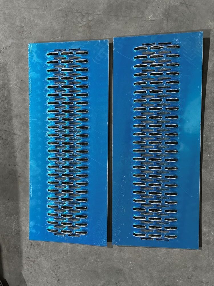 Anti Skid Metal Sheet 3.172