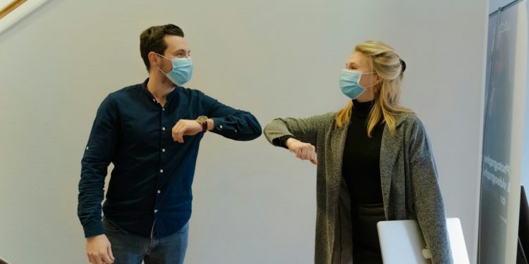 Les vaccins contre la COVID-19 ont sauvé au moins 1,4 million de vies en Europe