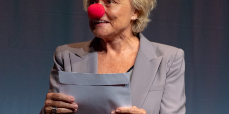 "J'ai subi un viol" Muriel Robin revient sur les raisons qui l'ont fait tomber dans l'alcoolisme