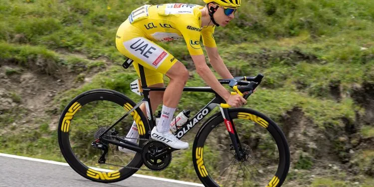Pogacar gagne l'Alpe d'Huez, Martinez 2e, Seixas perd 4 secondes sur Del Toro