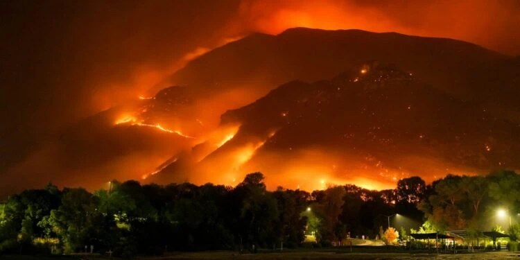 Incendies "La situation demeure très défavorable" ce dimanche