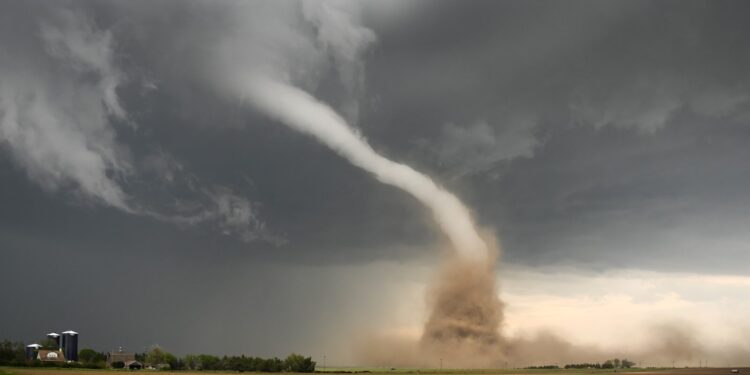 Une tornade ravage un village près de Carcassonne