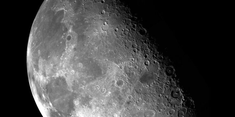 Voici le cratère formé sur la lune par le crash de la fusée SpaceX