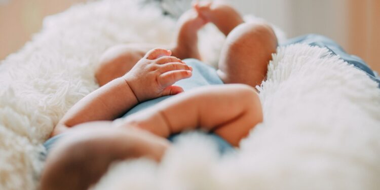à 54 ans elle donne naissance à un bébé