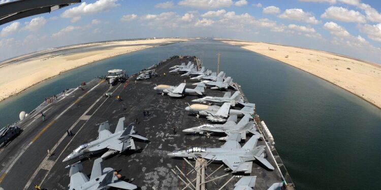 Yémen : l’offensive houthiste menace l'accès au canal de Suez