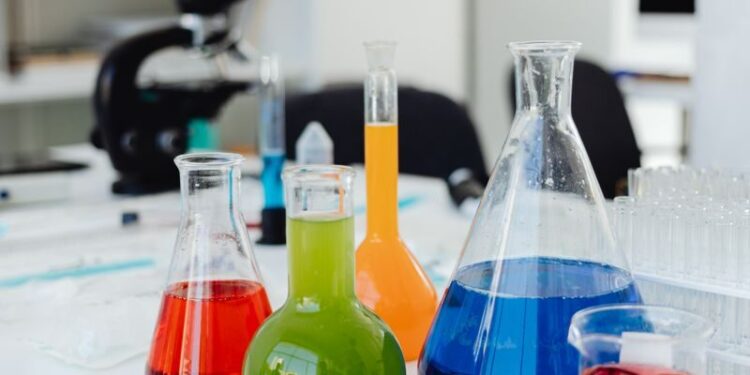 Ces polluants éternels qui menacent la Santé