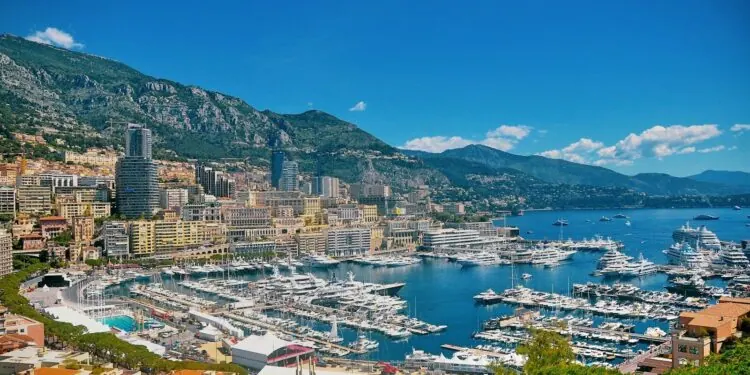 Un millier de manifestants contre la réforme des retraites .... à Monaco