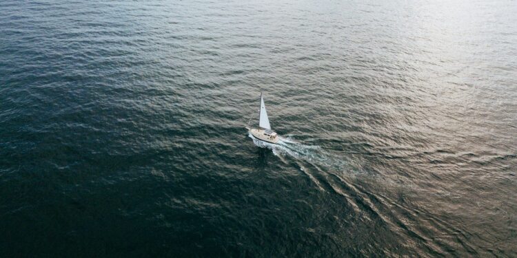 Route du Rhum, Vendée Globe... Pourquoi les grandes courses au large partent-elles toujours pendant l'automne ?