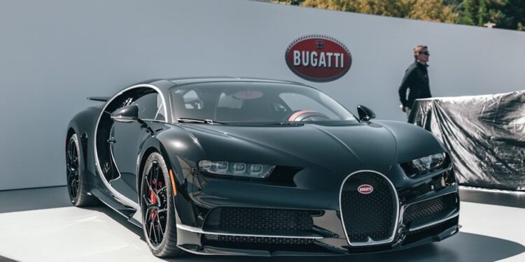Il percute une Bugatti à près de quatre millions