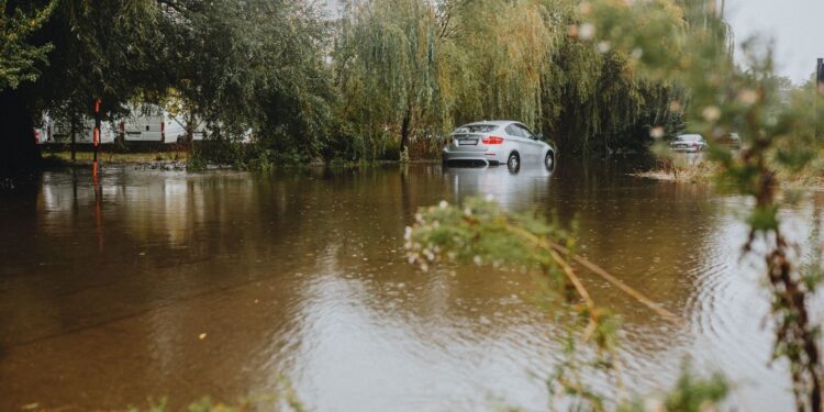 Les images impressionnantes des inondations dans l’Hérault et dans le Gard
