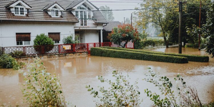Météo France prolonge l'alerte orange Inondations dans 2 départements d'Occitanie