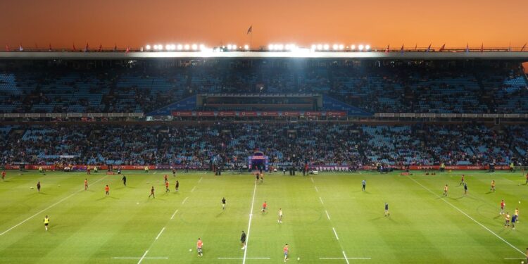 Rugby Coupe des champions, Pau impressionne, Toulouse résiste bien
