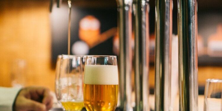 Elle n'ouvre son bar que tous les 5 ans !
