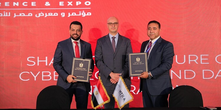 ڤودافون مصر توقع اتفاقية تعاون مع تنظيم الاتصالات لدعم الأمن السيبراني